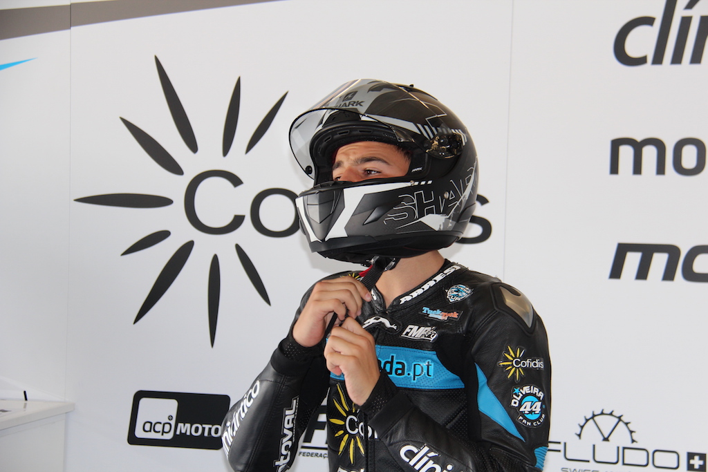 Dia difícil para a equipa do Miguel Oliveira Fan Club