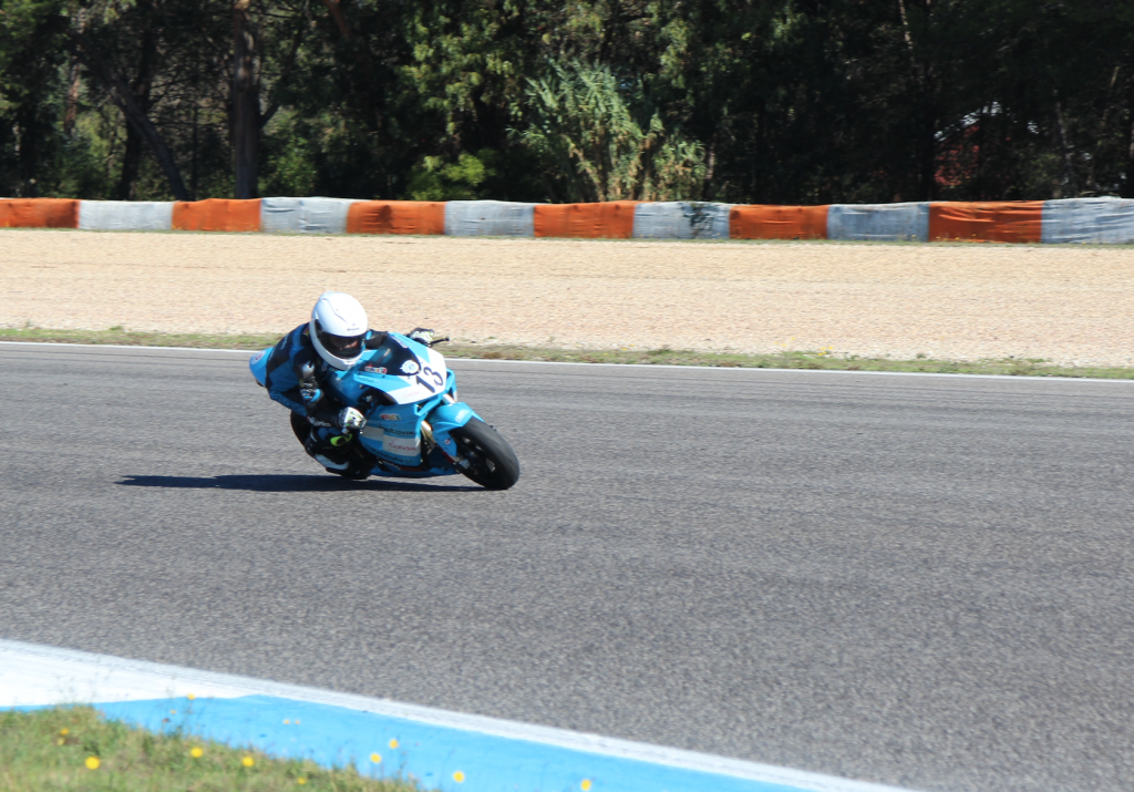 Quique vence última prova da Oliveira Cup